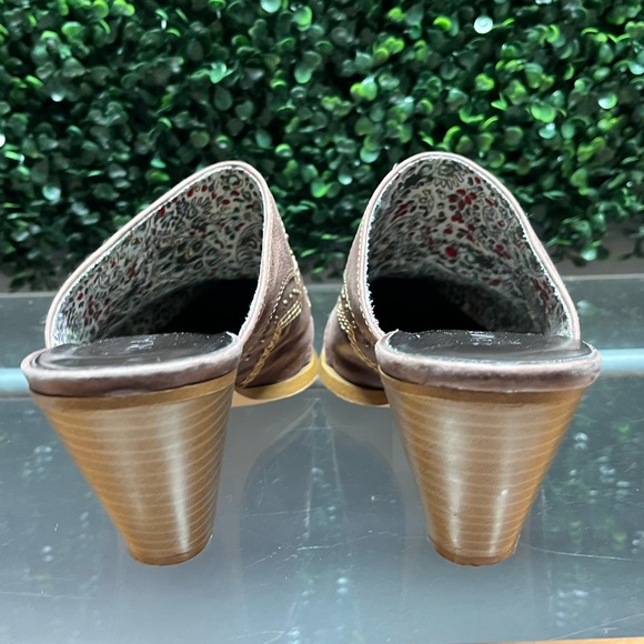 Rustee Cute Western Clogs - Picture 2 of 8